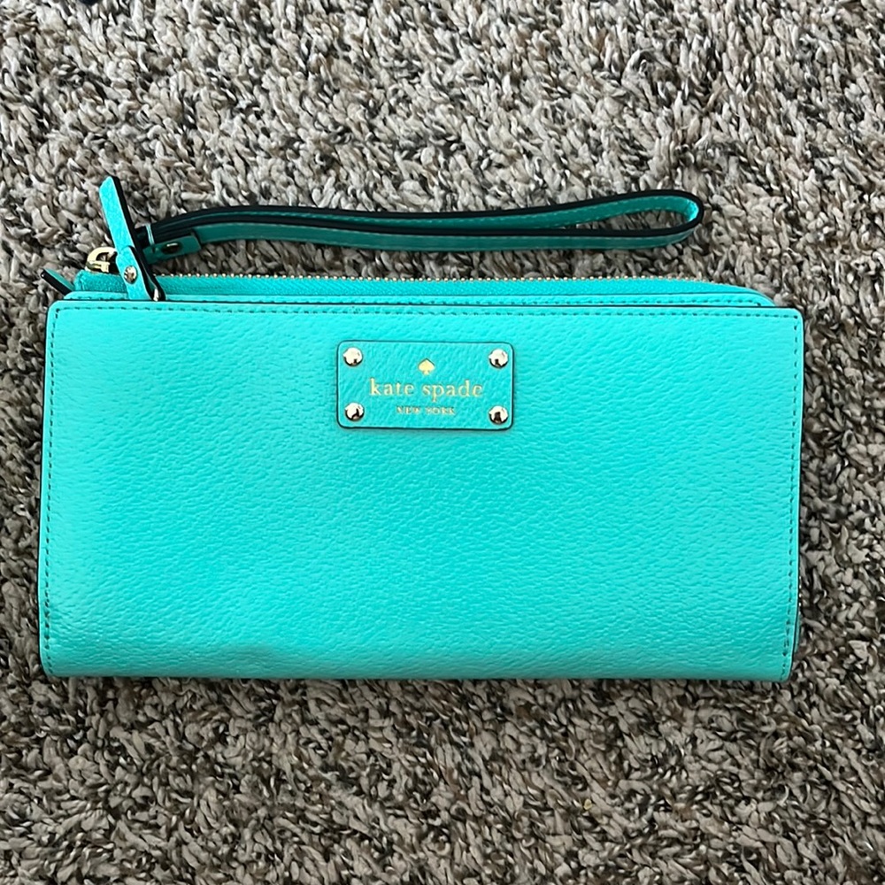 Kate Spade wristlet wallet